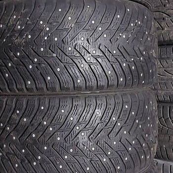 18 " Nokian naelrehvid 255 40 18 4tk