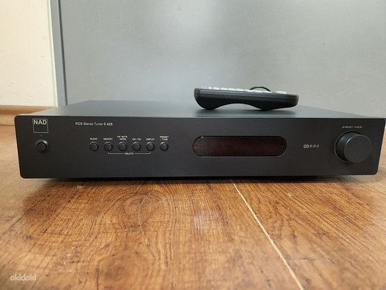 NAD C425 Stereo AM/FM Tuner