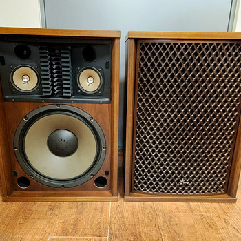 Sansui SP-3500 4-Way Loudspeaker System (1971-72)