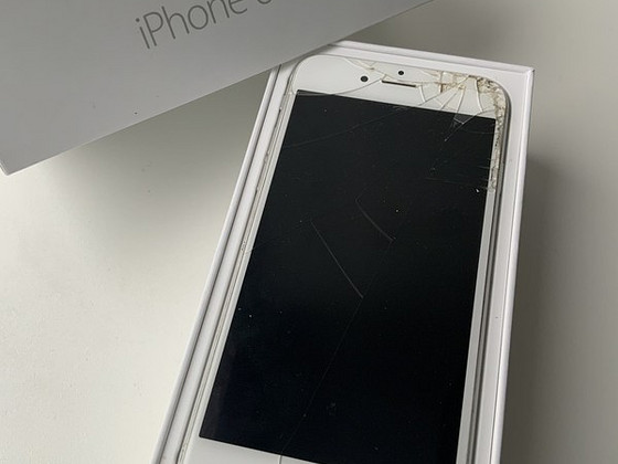 iPhone 6S - 64 GB
