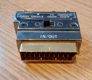 Adapter RCA-SCART-RCA (2 foto / 3)