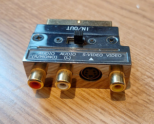 Adapter RCA-SCART-RCA (3 foto / 3)