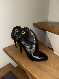 Guess , nahk suurus 38 (3 foto / 5)