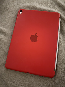 iPad Pro 9.7-дюймовый (2 фото из 2)