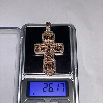 Золотой крест с бриллиантом