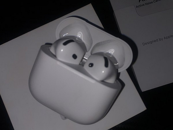 Airpods 4 ANC