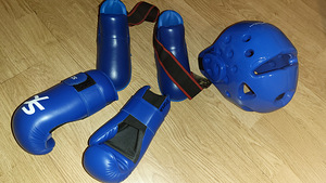 Taekwondo täielik komplekt (1 foto / 2)
