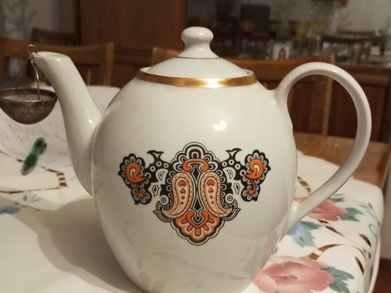 Продаю фарфоровый чайник 1 литр
