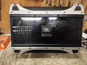 Усилитель jbl (4 фото из 4)