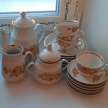Кофейный сервиз на 4 персоны (кофейник, сахарница, сливочник