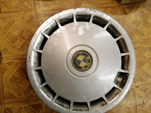 Колпаки авто (1 фото из 5)
