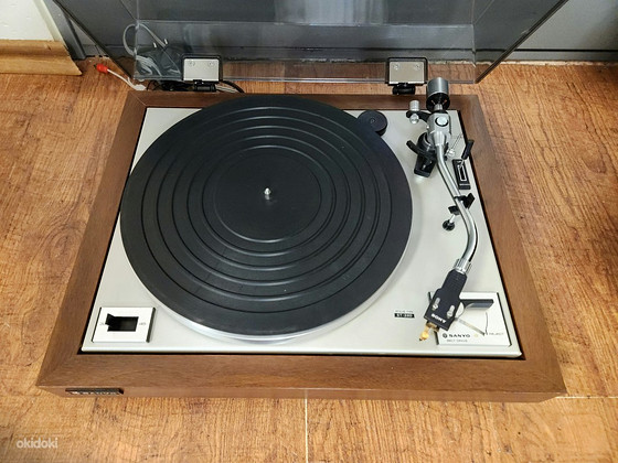 Sanyo TP 625 UM HiFi Automatic Stereo Turntable