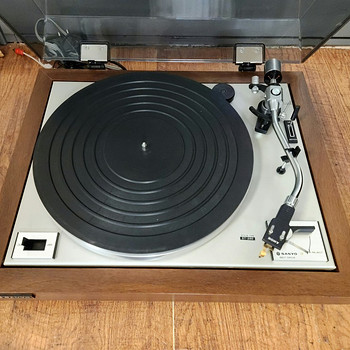 Sanyo TP 625 UM HiFi Automatic Stereo Turntable