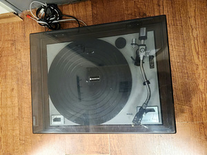 Sanyo TP 625 UM HiFi Automatic Stereo Turntable (3 foto / 4)