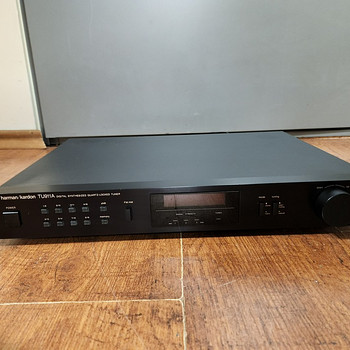 Harman Kardon TU911 Digital Synthesized Quartz Locked Tuner