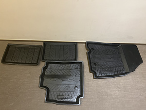 Renault Arkana ORIGINAAL jalamatid KOMPLEKT (nagu UUS) (1 foto / 4)
