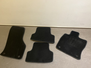 Volkswagen Golf ORIGINAAL jalamatid KOMPLEKT (nagu UUS) (1 foto / 2)