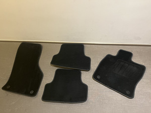Volkswagen Golf ORIGINAAL jalamatid KOMPLEKT (nagu UUS) (2 foto / 2)