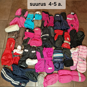 Laste kindad erinevates suurustes (1 foto / 7)
