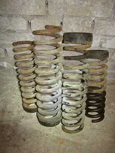 Mercedes S124, 2,5 D vedrude komplekt (1 foto / 8)