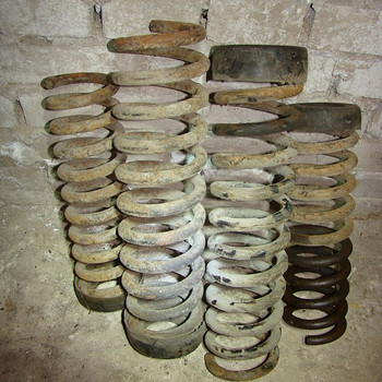 Mercedes S124, 2,5 D vedrude komplekt