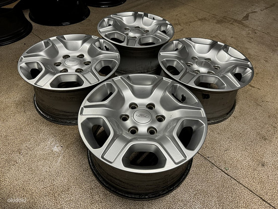 17" Ford originaalveljed 6x139,7 +andurid