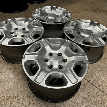 17" Ford originaalveljed 6x139,7 +andurid