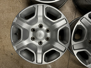 17" оригинальные диски Ford 6x139,7 +датчики (3 фото из 7)