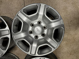 17" оригинальные диски Ford 6x139,7 +датчики (5 фото из 7)
