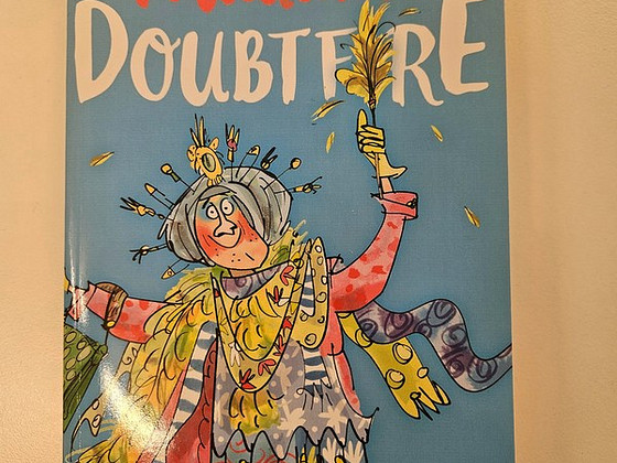Книга на английском Madame Doubtfire, Anne Fine