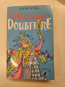 Книга на английском Madame Doubtfire, Anne Fine (1 фото из 2)