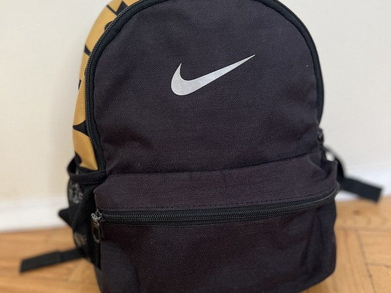 Nike väiksem seljakott
