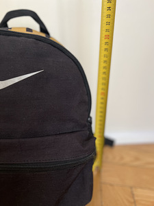 Маленький рюкзак Nike (3 фото из 4)