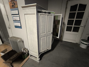 Restaureeritud tammepuidust kapp (5 foto / 5)