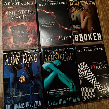 Kelley Armstrong. 6 raamatut