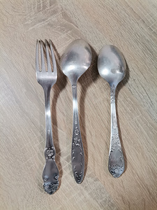 Melhiorist lusikad ja kahvel (2 foto / 5)