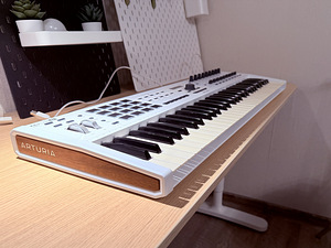 Arturia Essential Keylab MKIl 61 (1 фото из 3)