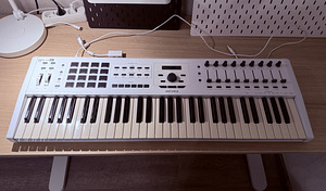 Arturia Essential Keylab MKIl 61 (3 фото из 3)