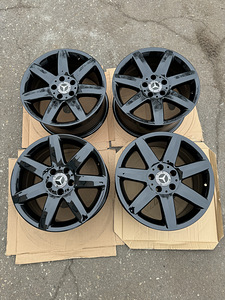 17" оригинальные диски Mercedes-Benz 5x112 (1 фото из 7)
