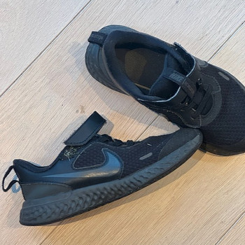 Lastel Nike tossud, suurus 28