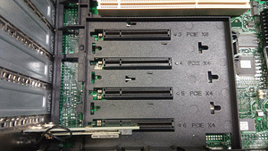 Сервер DELL PowerEdge 1900 (4 фото из 10)