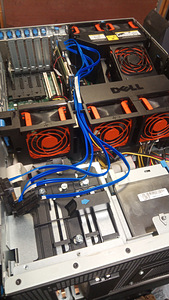 Сервер DELL PowerEdge 1900 (7 фото из 10)