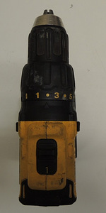 Аккумуляторная дрель DeWalt DCD777 + ак. 4,0Ач (4 фото из 5)