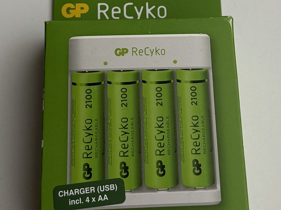 GP ReCyko AA 4x2100mAh + Charger (USB)