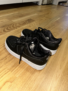 Women’s Air Force 1 Black Pendant (1 foto / 4)