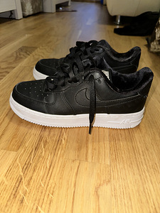 Women’s Air Force 1 Black Pendant (2 foto / 4)