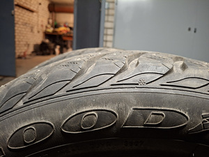 Продам резину 225/60/17 (2 фото из 4)