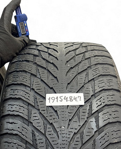 Nokian Hakkapeliitta R3- 275/40/R21 2 шт. (5-6 мм) (2 фото из 3)