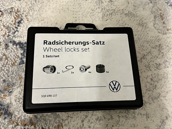 Volkswageni rattalukustuspoltide komplekt