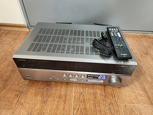 Yamaha RX-V585 7.2,BT, atmos,WiFi, 4K. (2 foto / 3)